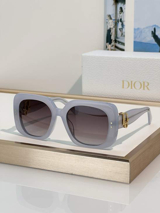 Picture of Dior Sunglasses _SKUfw80880066fw
